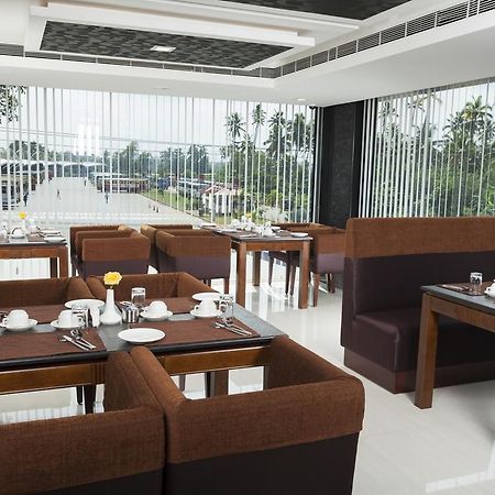 Abaam Cochin Hotell Kochi Exteriör bild
