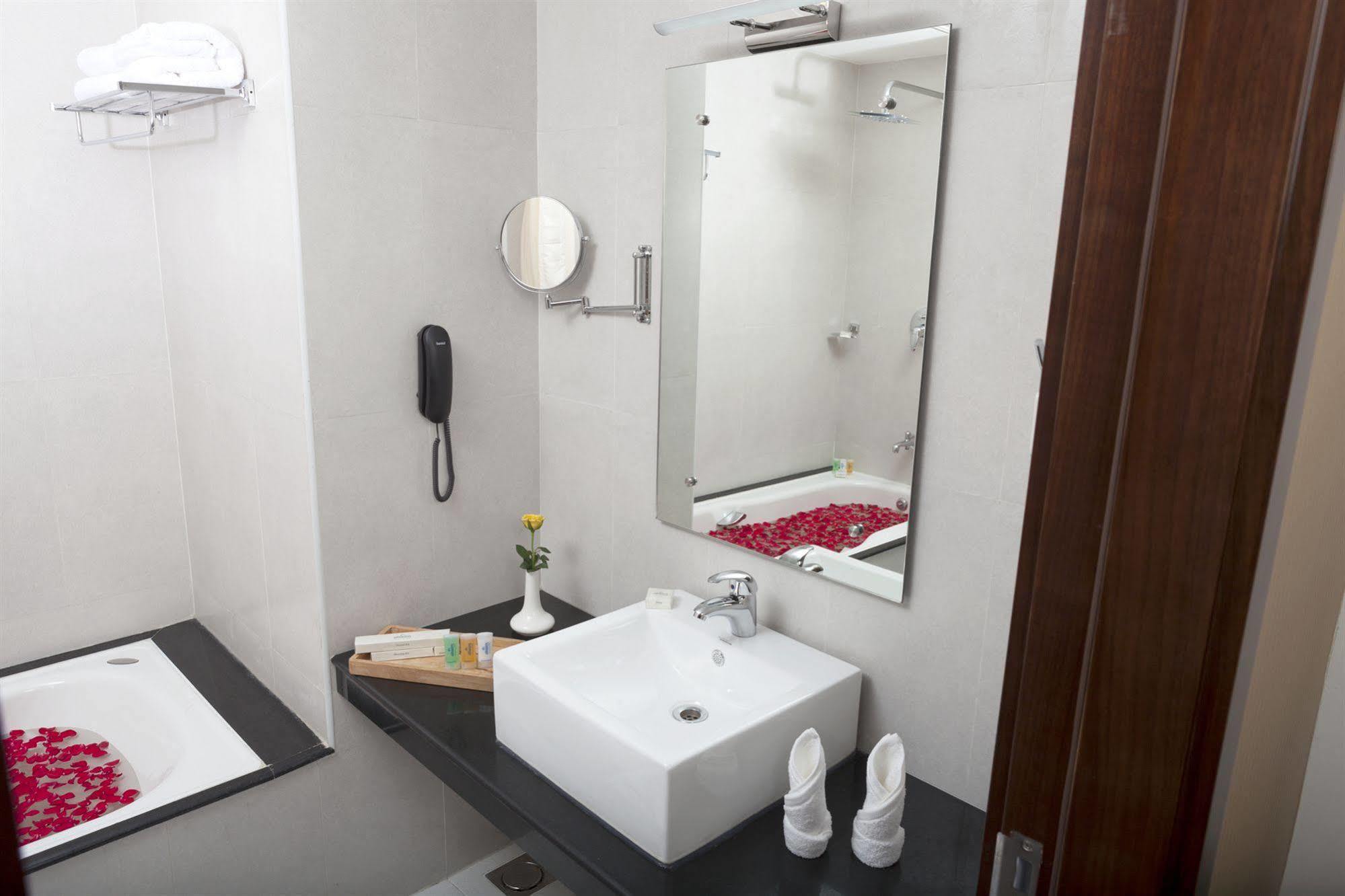 Abaam Cochin Hotell Kochi Exteriör bild