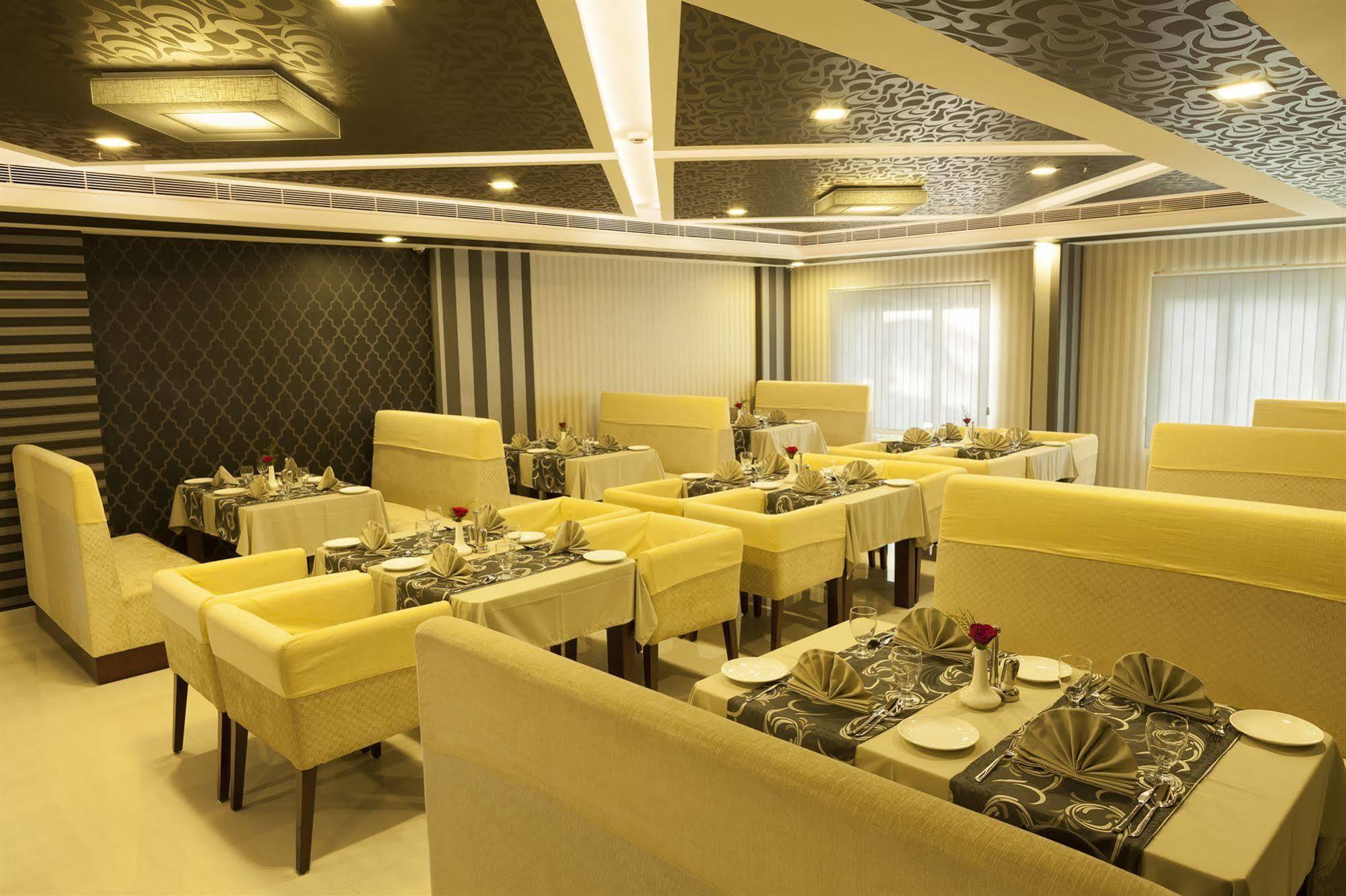 Abaam Cochin Hotell Kochi Exteriör bild