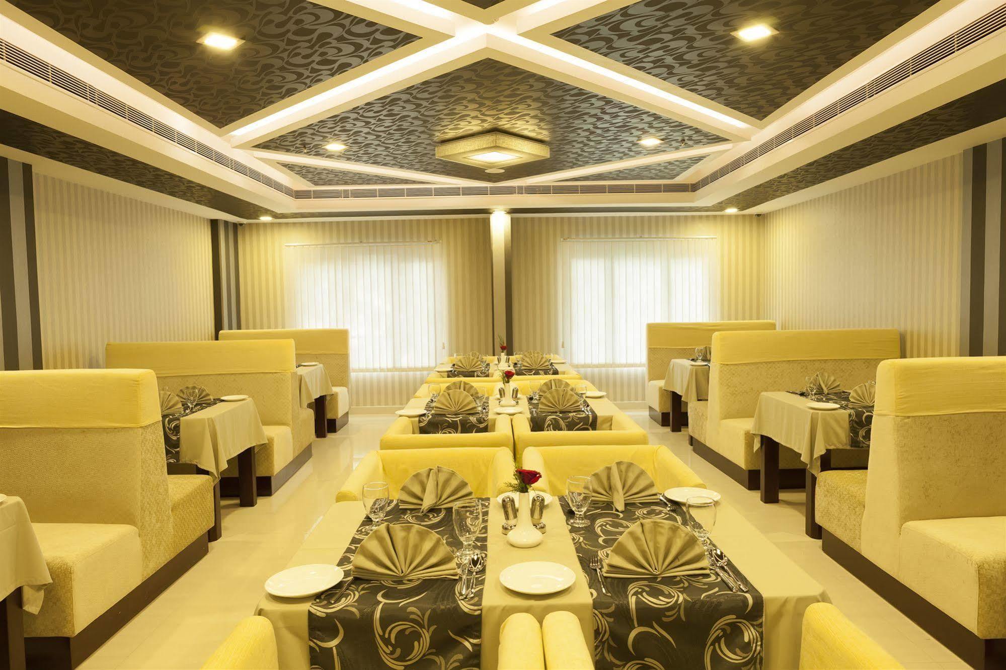 Abaam Cochin Hotell Kochi Exteriör bild